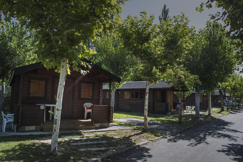 Camping & Bungalows Ligueerre De Cinca Buitenkant foto